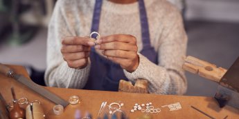 Top Jewelry Manufacturers for Small Businesses